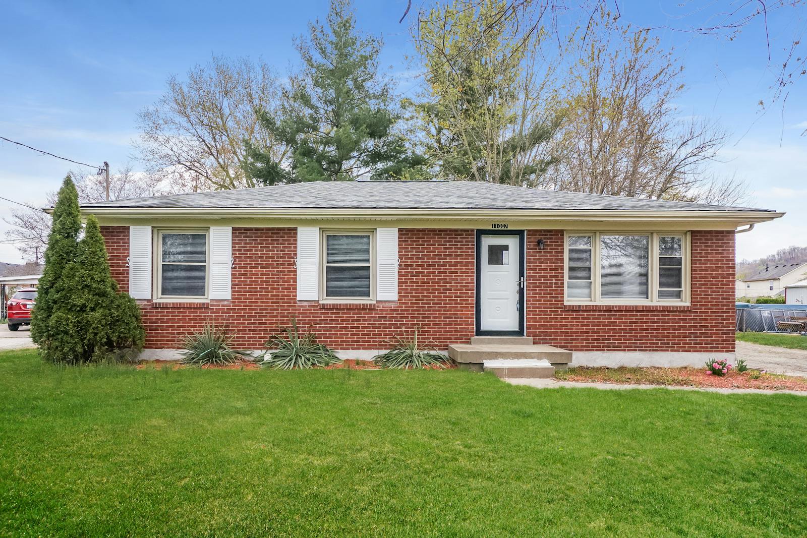 5700 Maldon Dr, Louisville, KY 40216 Home for Rent 3 Beds, 2.5